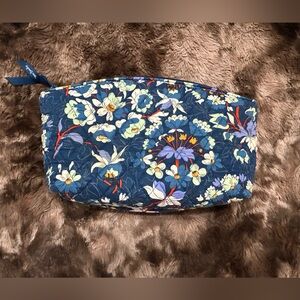 VERA BRADLEY GRAND TRAVEL COSMETIC FLORAL BURSTS LINED